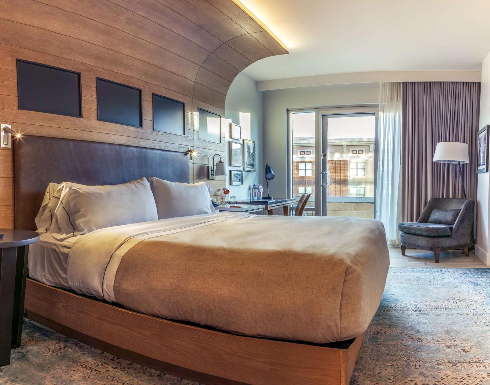 Canopy By Hilton Uptown 4*